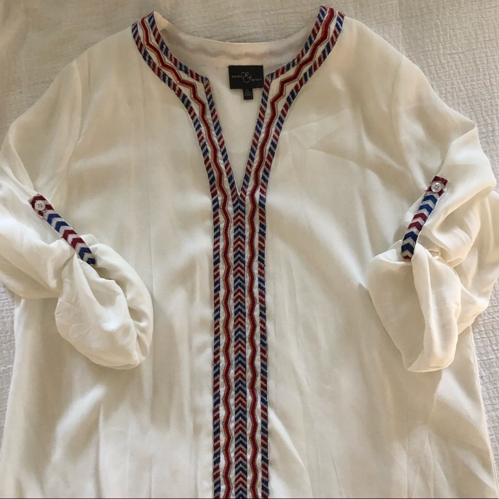Market & Spruce Embroidered Blouse | Medium